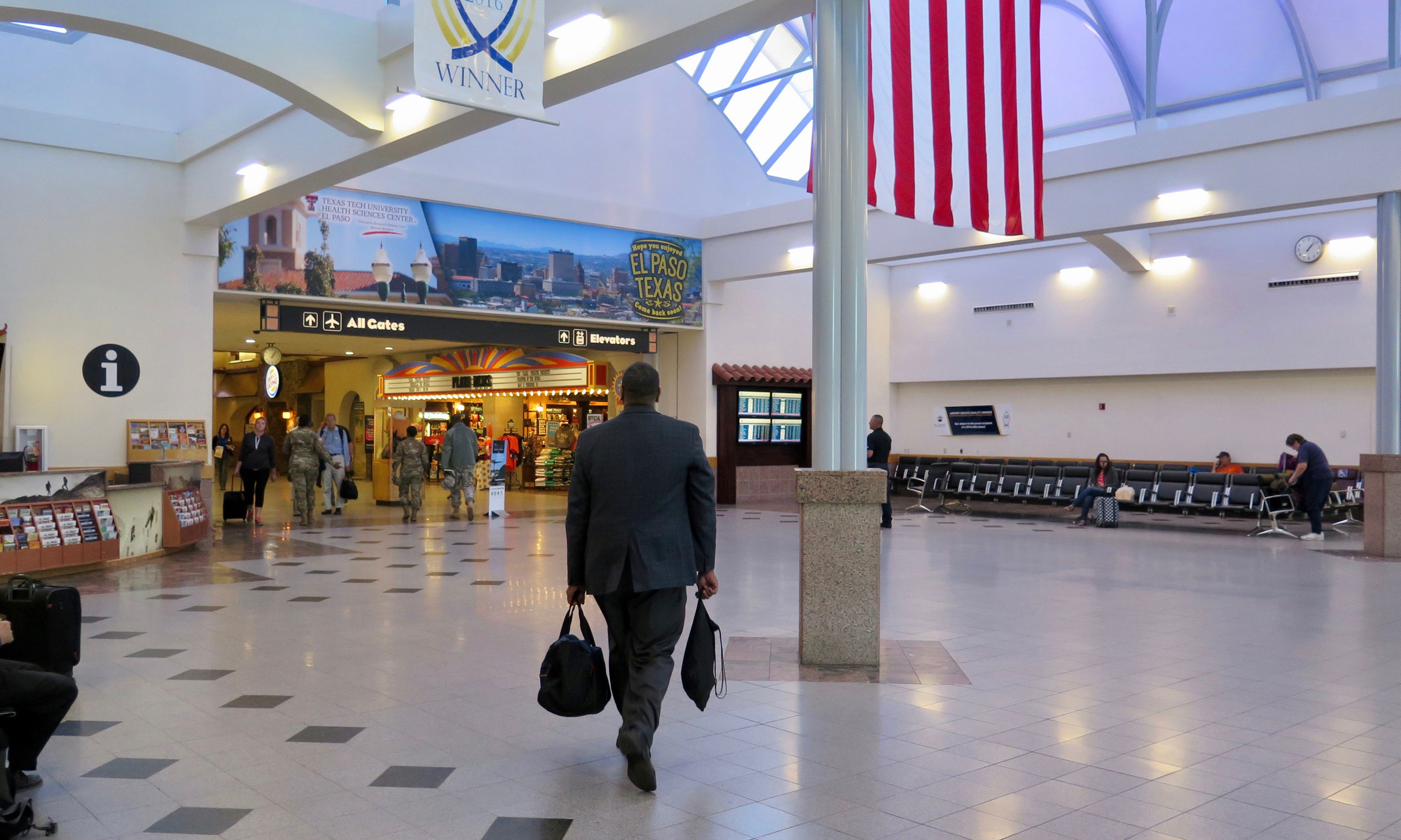 Clear Channel Airports El Paso International Airport   Tfd 