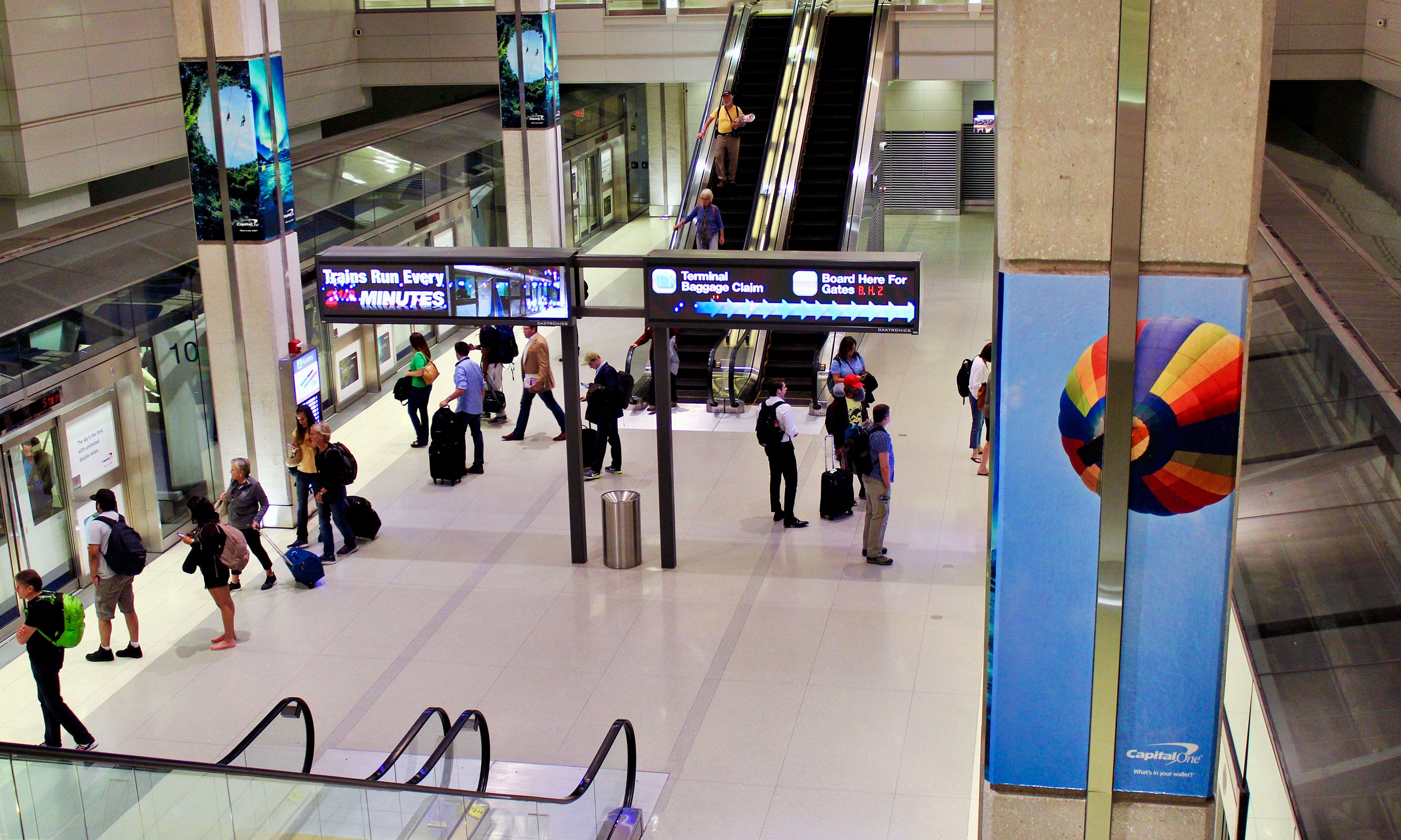 Clear Channel Airports Washington Dulles International Airport